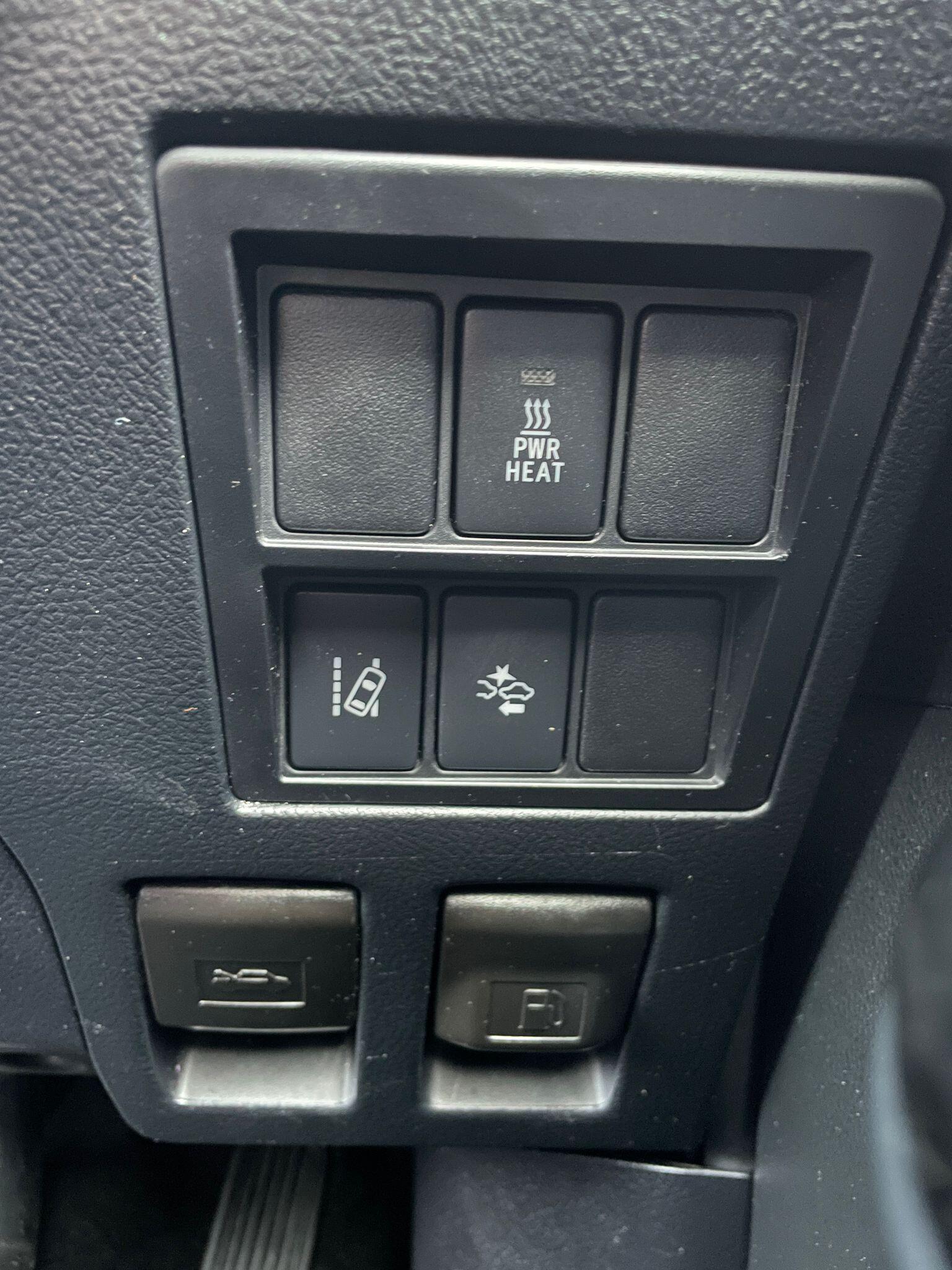 Toyota Hilux - image 17